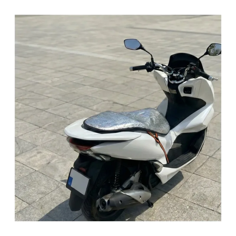 Seat sun protection cover · MotoQuick